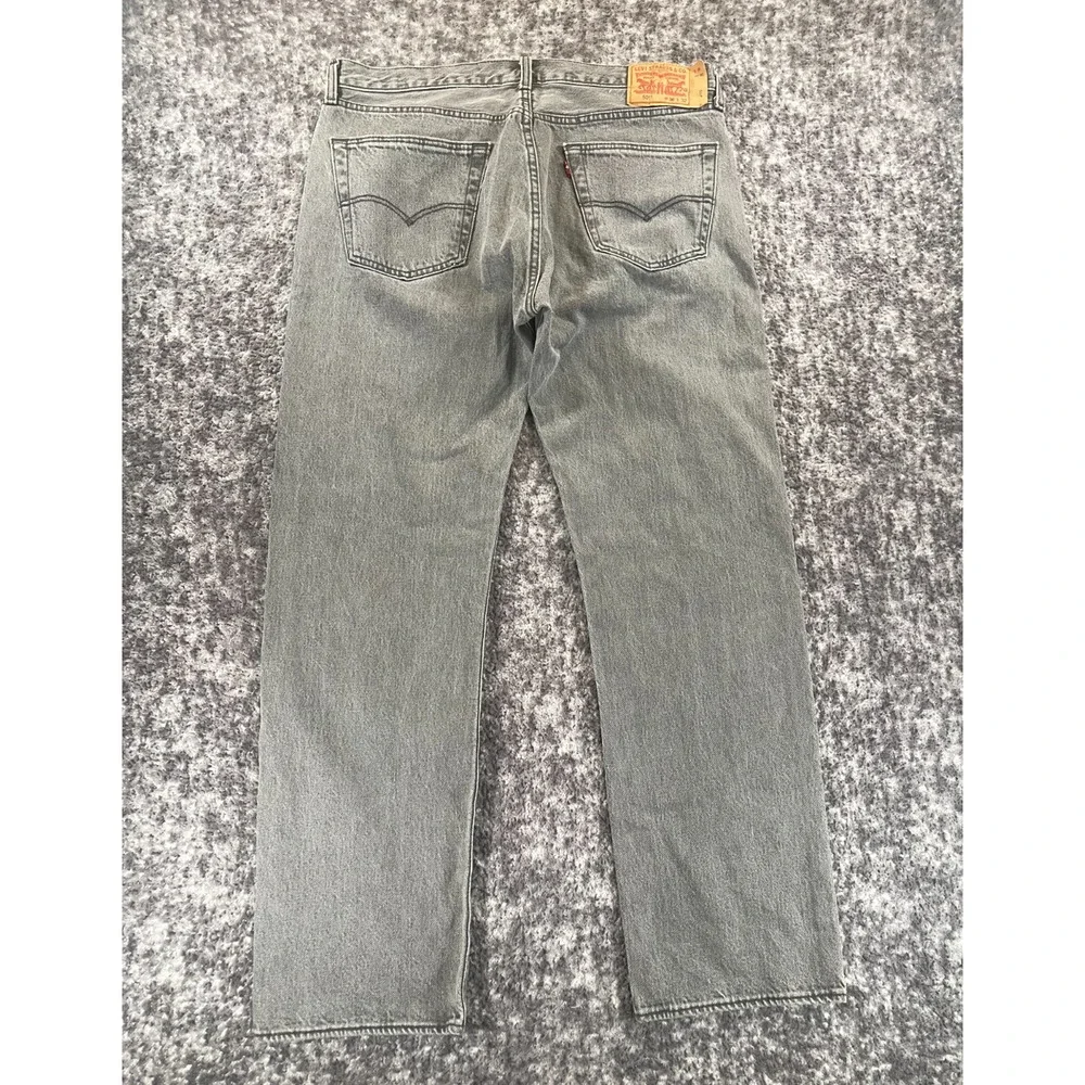 Levis 501 Original Fit Mens 36x31 Grey Straight Leg Button Fly Jeans 00501-2370